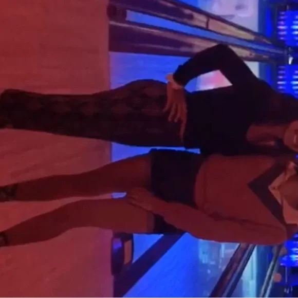 Colorblock Fleece Quarter-zip - Picture 3 of 3